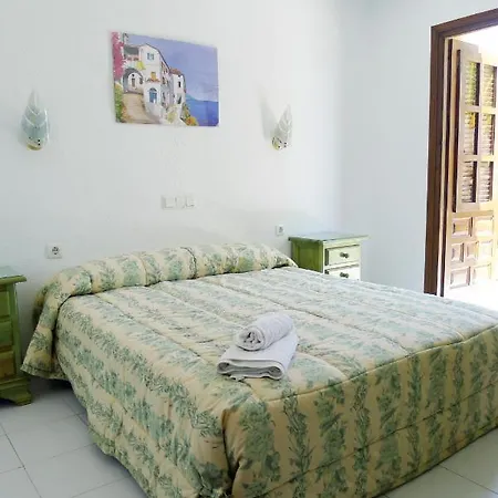 Sunny Coastal 1 Bed - Vera Coast: 2mins To Apartment *